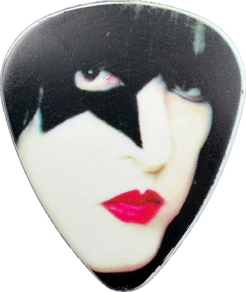 Front of the Paul Stanley KISS The Tour 2012 V.I.P. guitar pick with Starchild portrait Front of the Paul Stanley KISS The Tour 2012 V.I.P. guitar pick with Starchild portrait